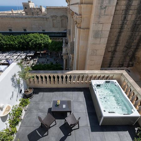 U Collection - A Luxury Collection Suites, فاليتا المظهر الخارجي الصورة